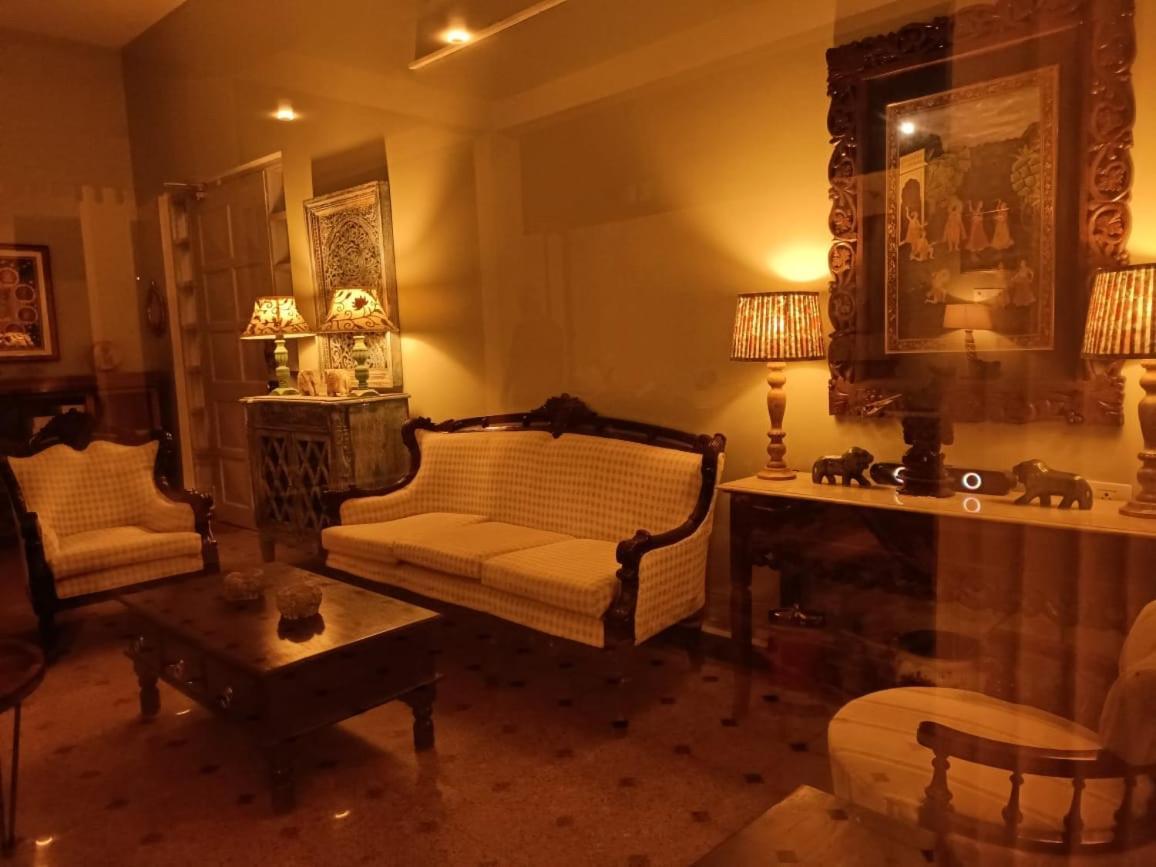 Vraj Vilas Vrindāvan Extérieur photo