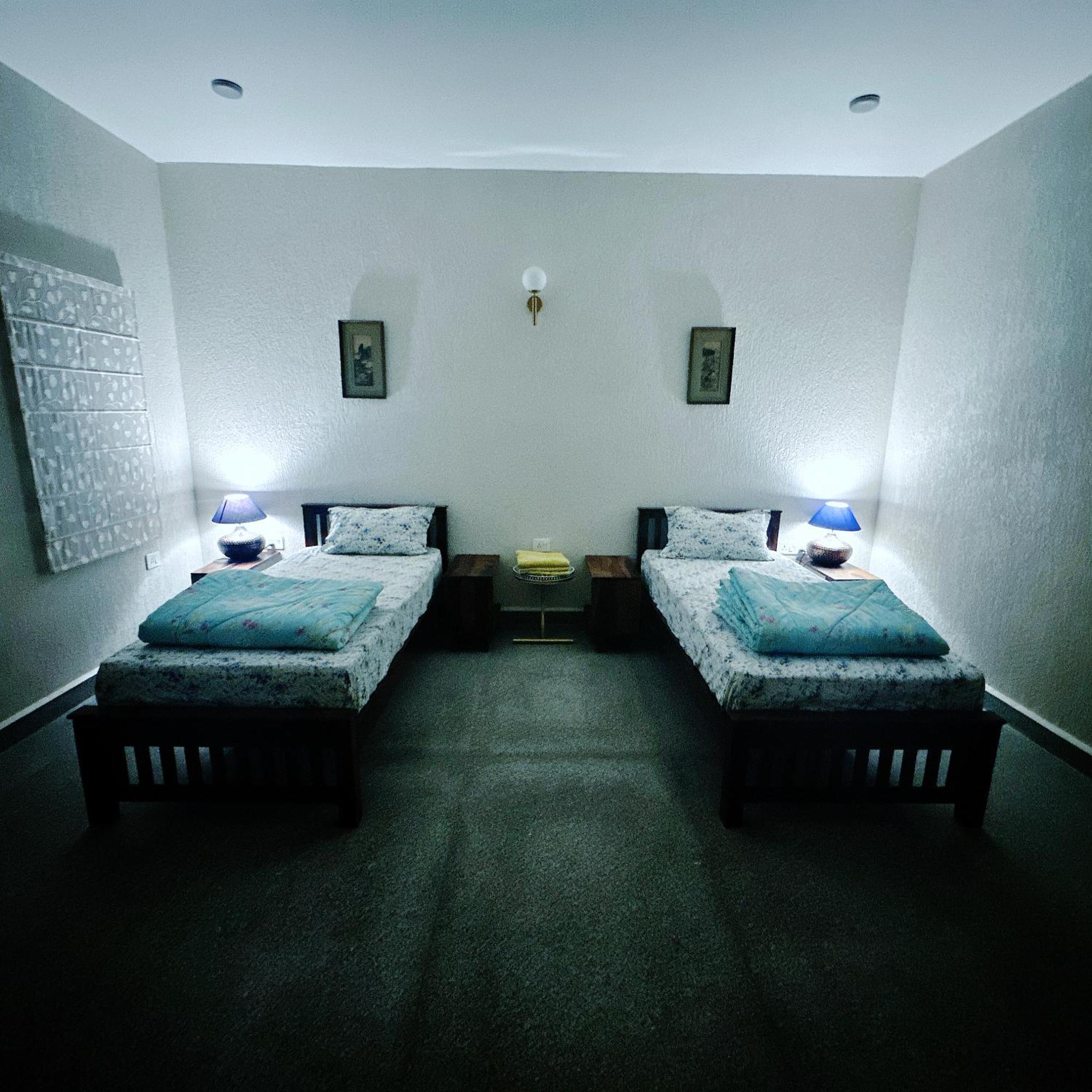 Vraj Vilas Vrindāvan Extérieur photo