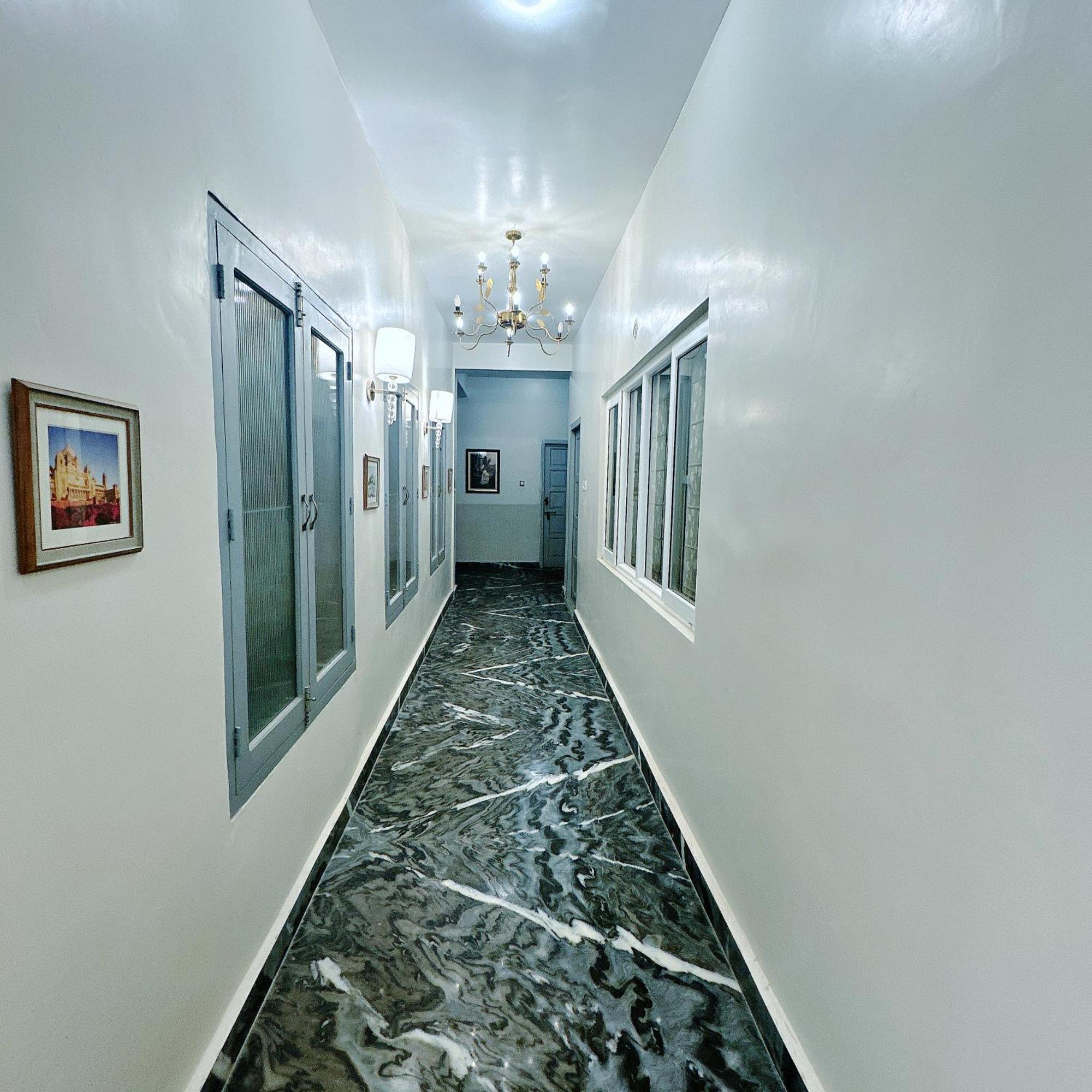 Vraj Vilas Vrindāvan Extérieur photo