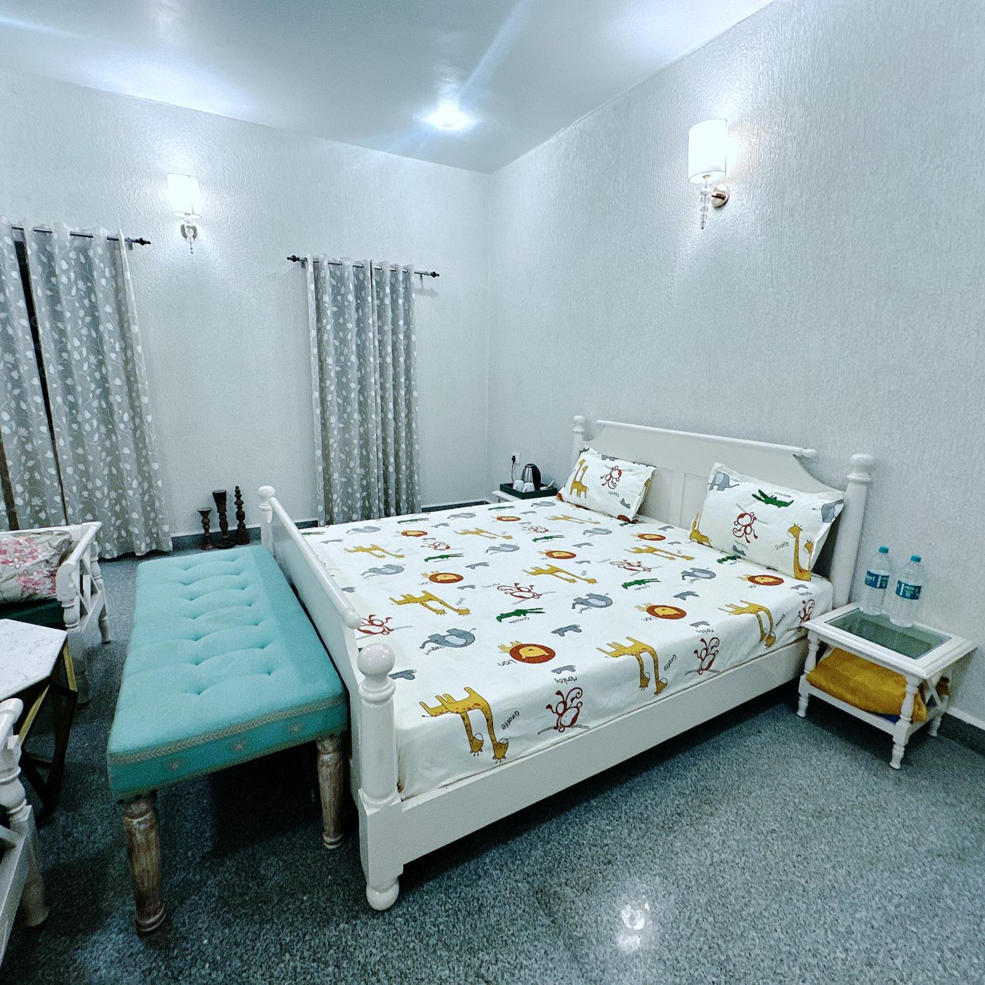 Vraj Vilas Vrindāvan Extérieur photo