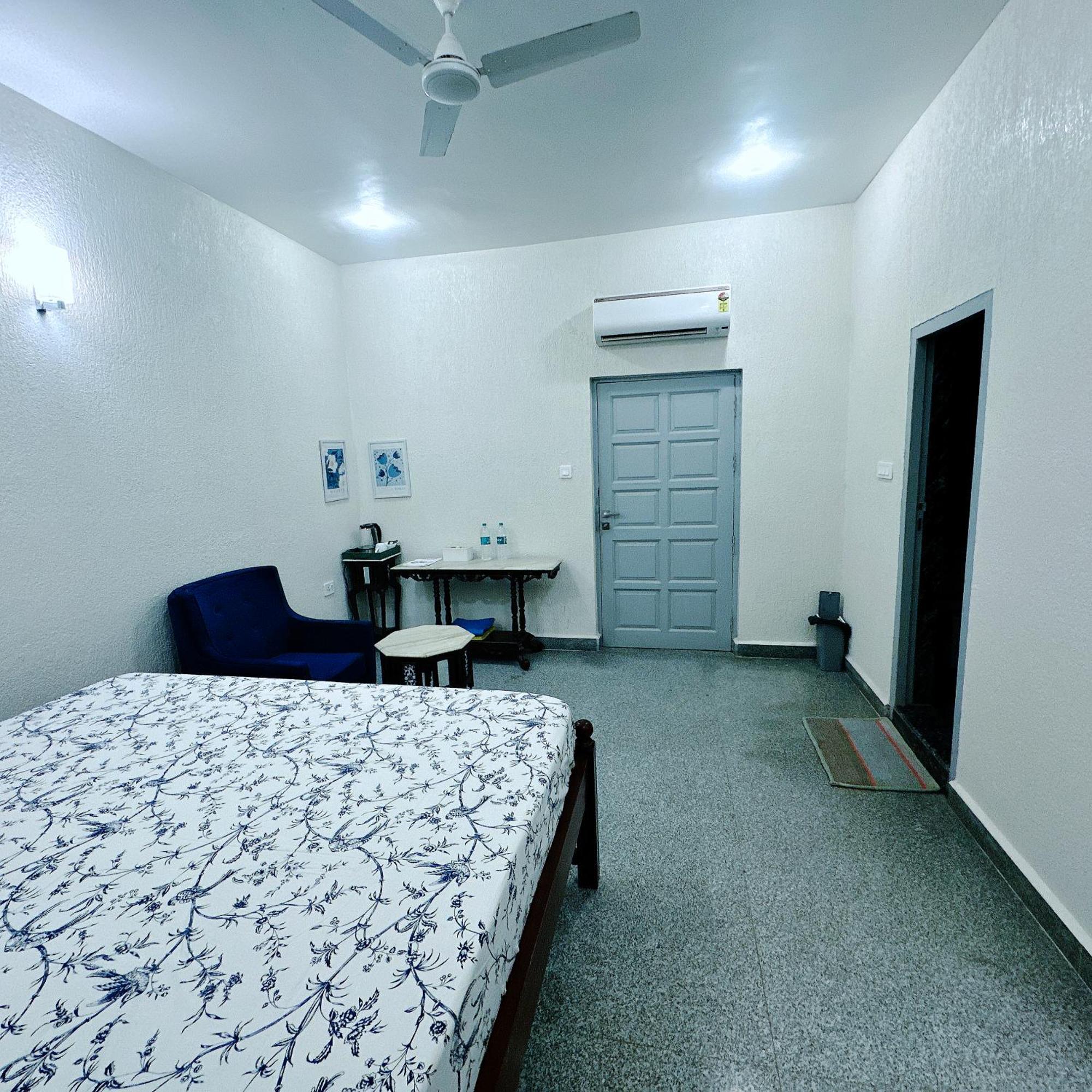 Vraj Vilas Vrindāvan Extérieur photo